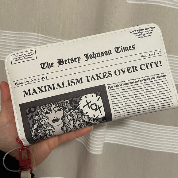 Betsey Johnson \'The Betsey Johnson Times\' newspaper print wallet/clutch